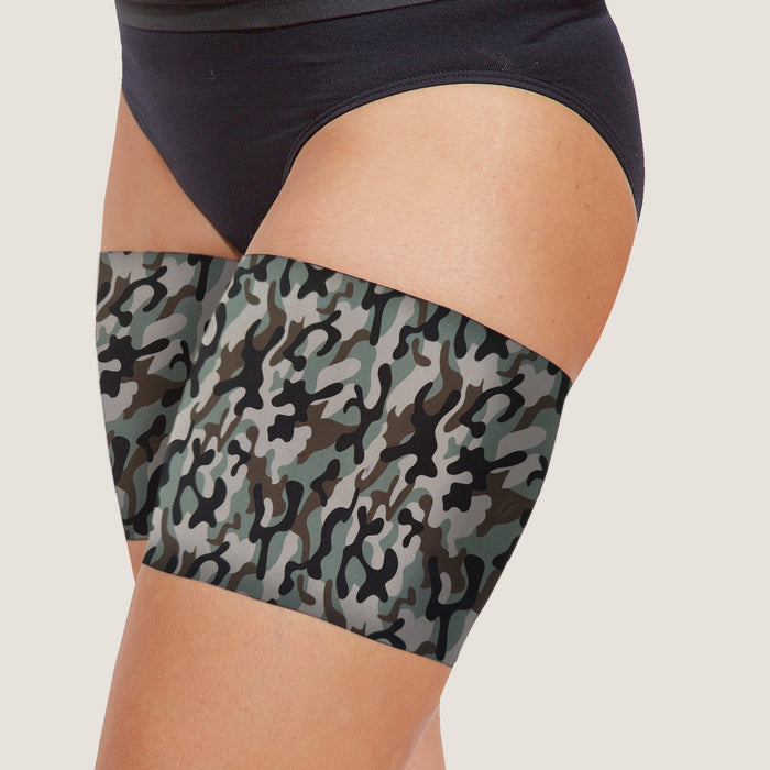 no thigh rub solution camouflage bandelettes thigh bands close up on model
